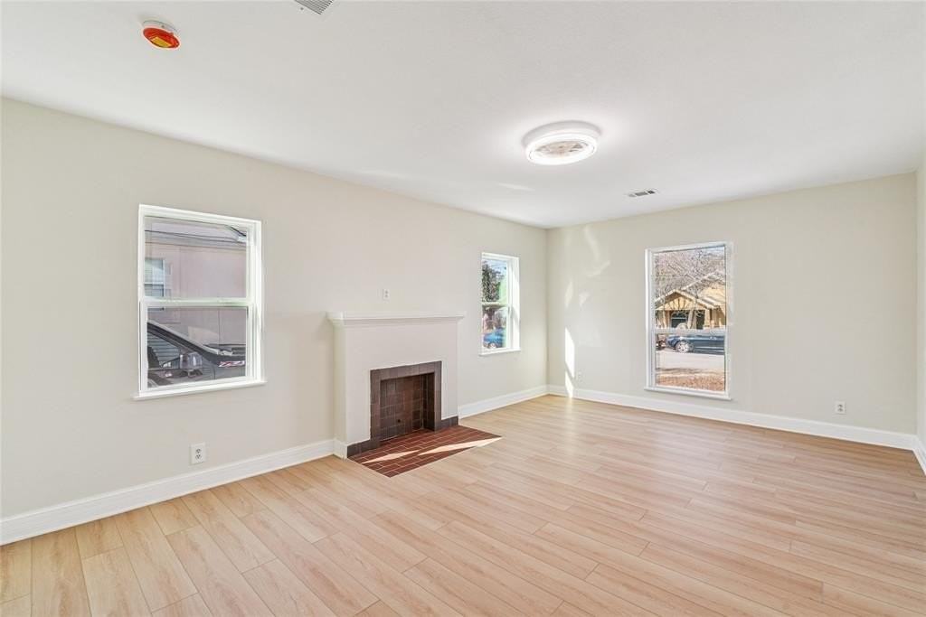 734 Genoa Ave - Photo 5 of 24