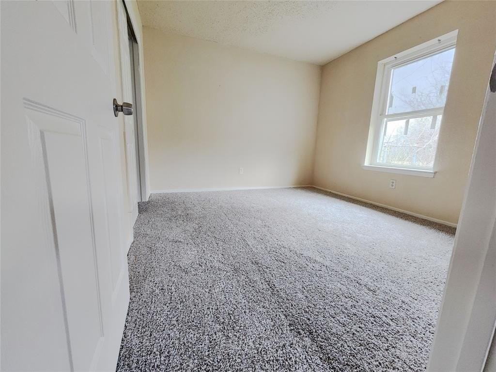 4304 S Cravens Rd - Photo 4 of 21