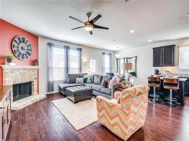 3104 Walker Creek Dr - Photo 4 of 24