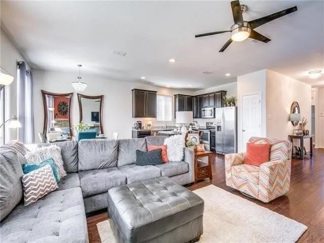 3104 Walker Creek Dr - Photo 5 of 24