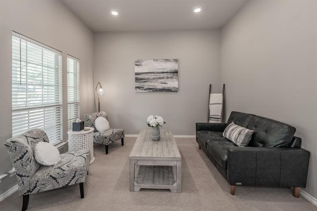 5112 Keating St - Photo 3 of 36