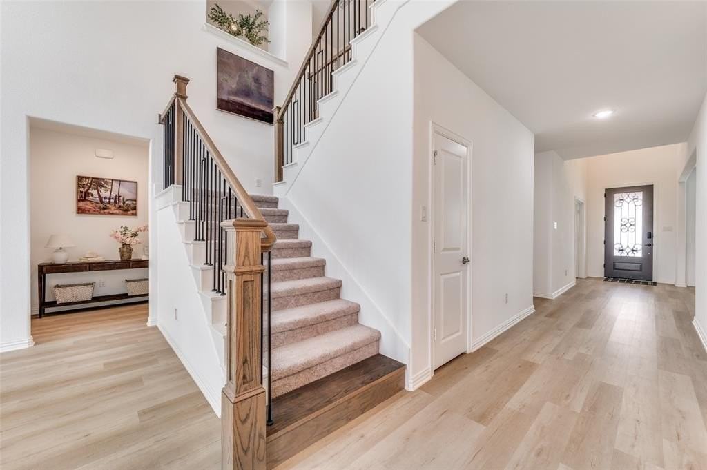 1707 Emilia Dr - Photo 4 of 37