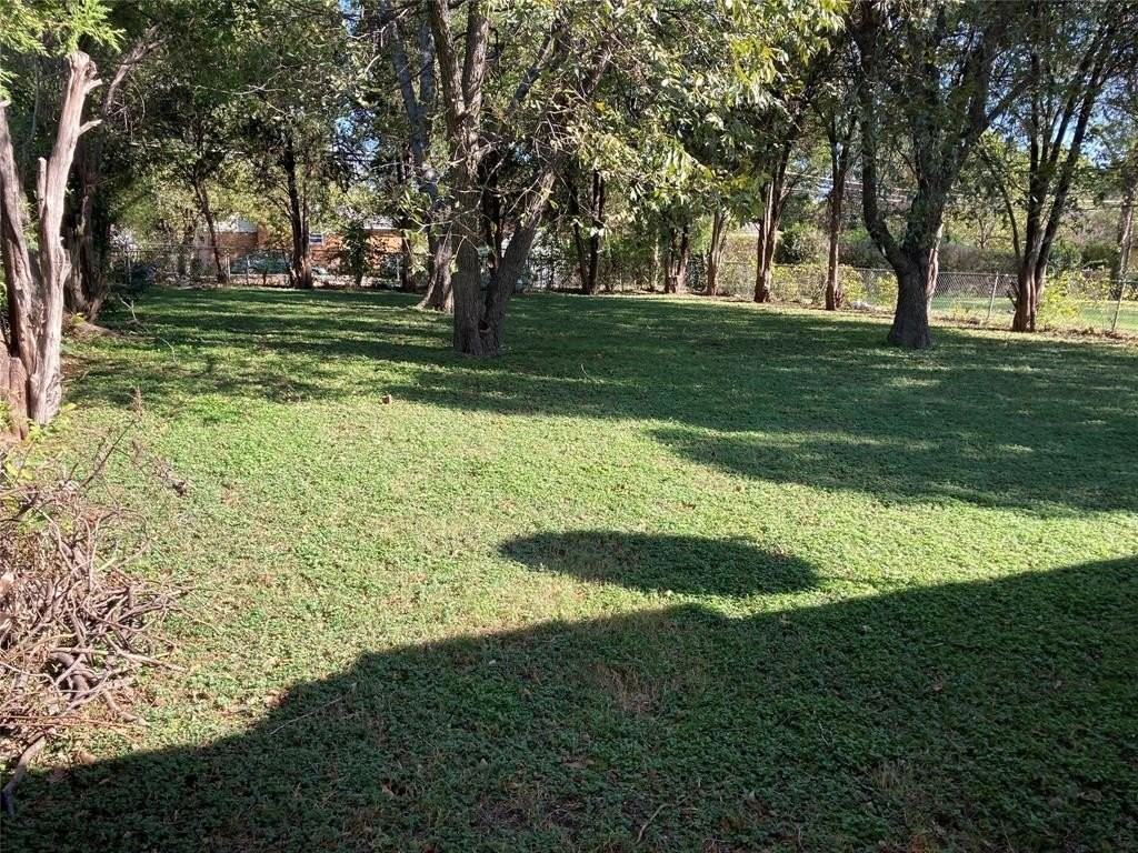 3608 S Marsalis Ave - Photo 2 of 6