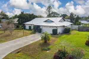 featured image of 160 Se Duxbury Ave