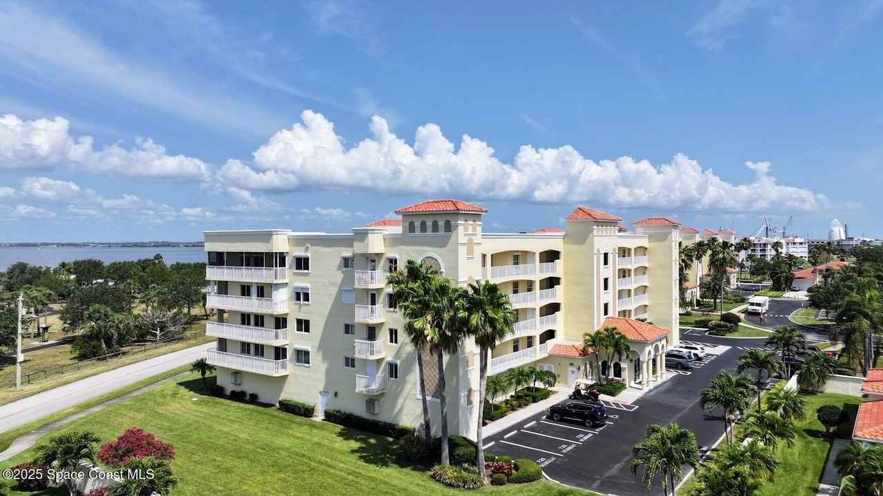 732 Bayside Dr Unit 304 #304 - Photo 3 of 42