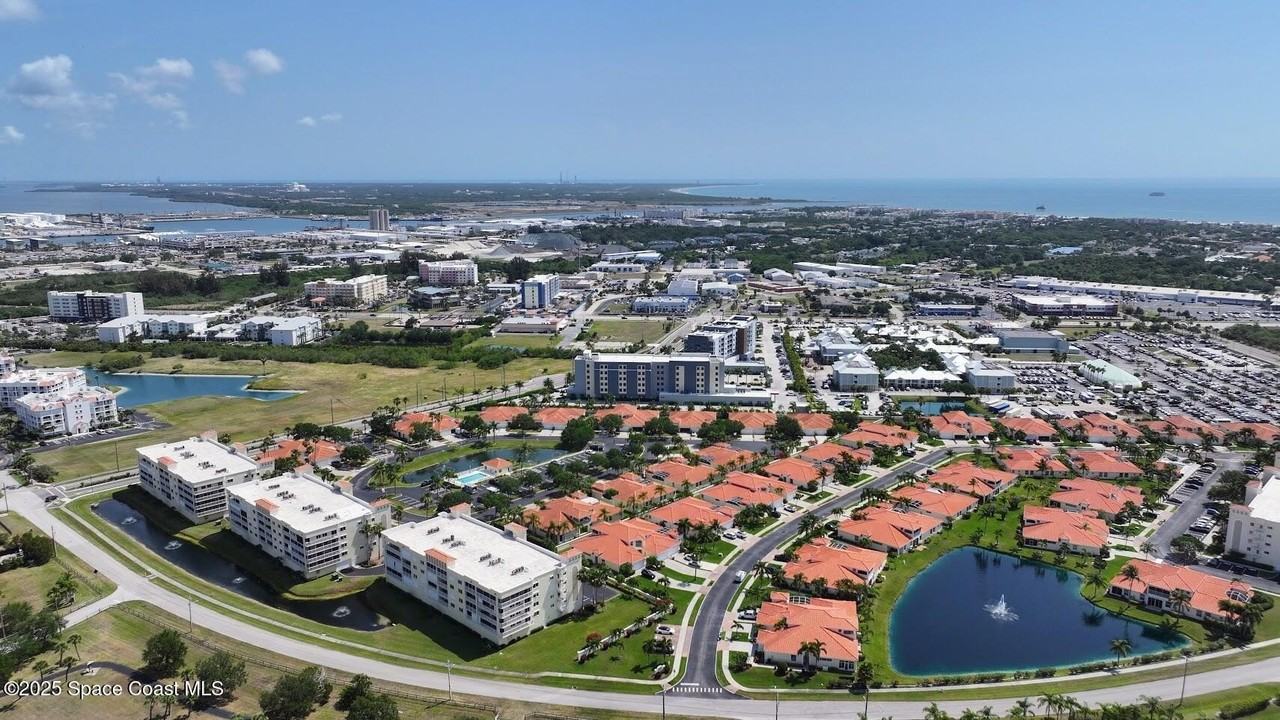 732 Bayside Dr Unit 304 #304 - Photo 4 of 42