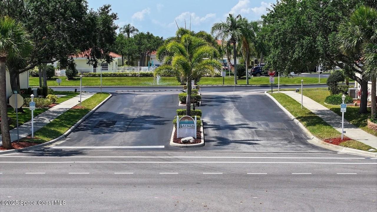 732 Bayside Dr Unit 304 #304 - Photo 6 of 42