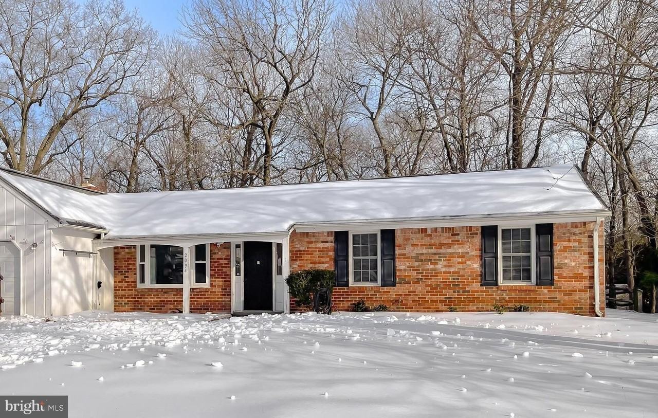 2094 Chapelside Ct - Photo 2 of 35