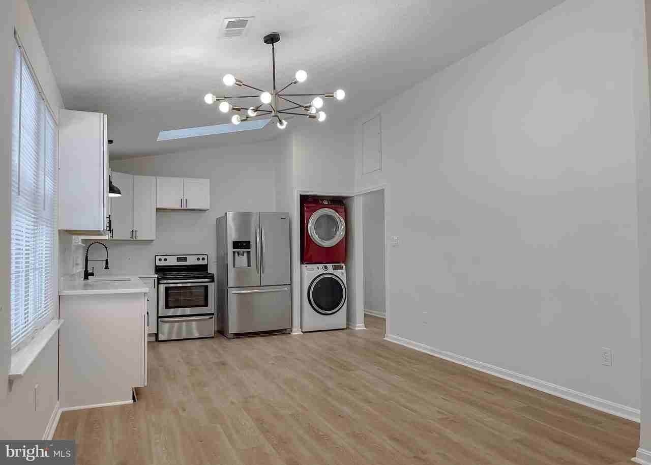 2094 Chapelside Ct - Photo 5 of 35