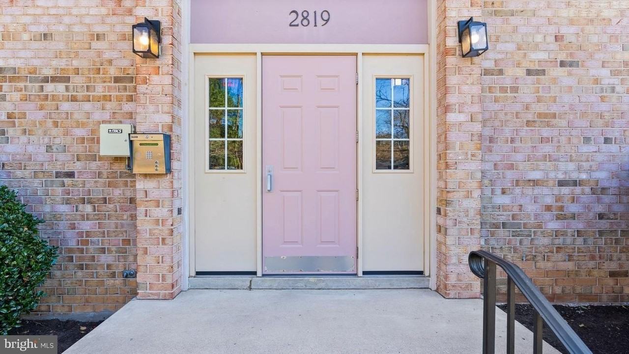 2819 Kalmia Lee Ct Apt 302 #302 - Photo 3 of 28