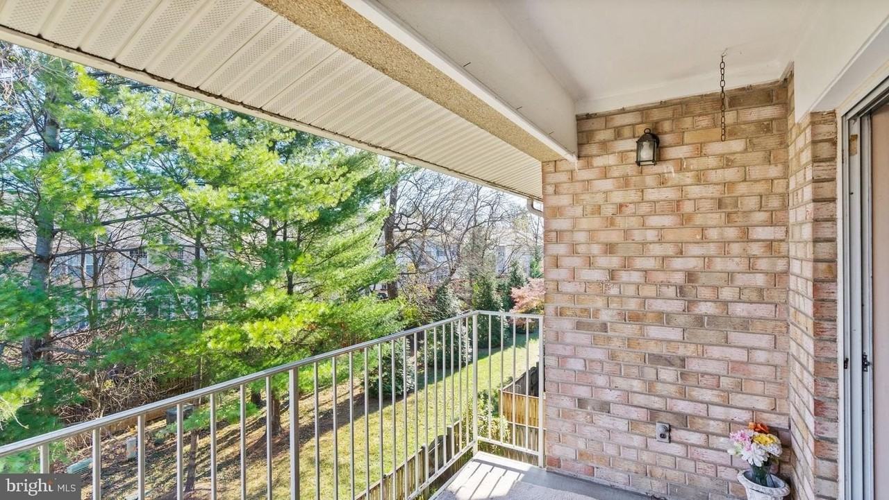 2819 Kalmia Lee Ct Apt 302 #302 - Photo 7 of 28