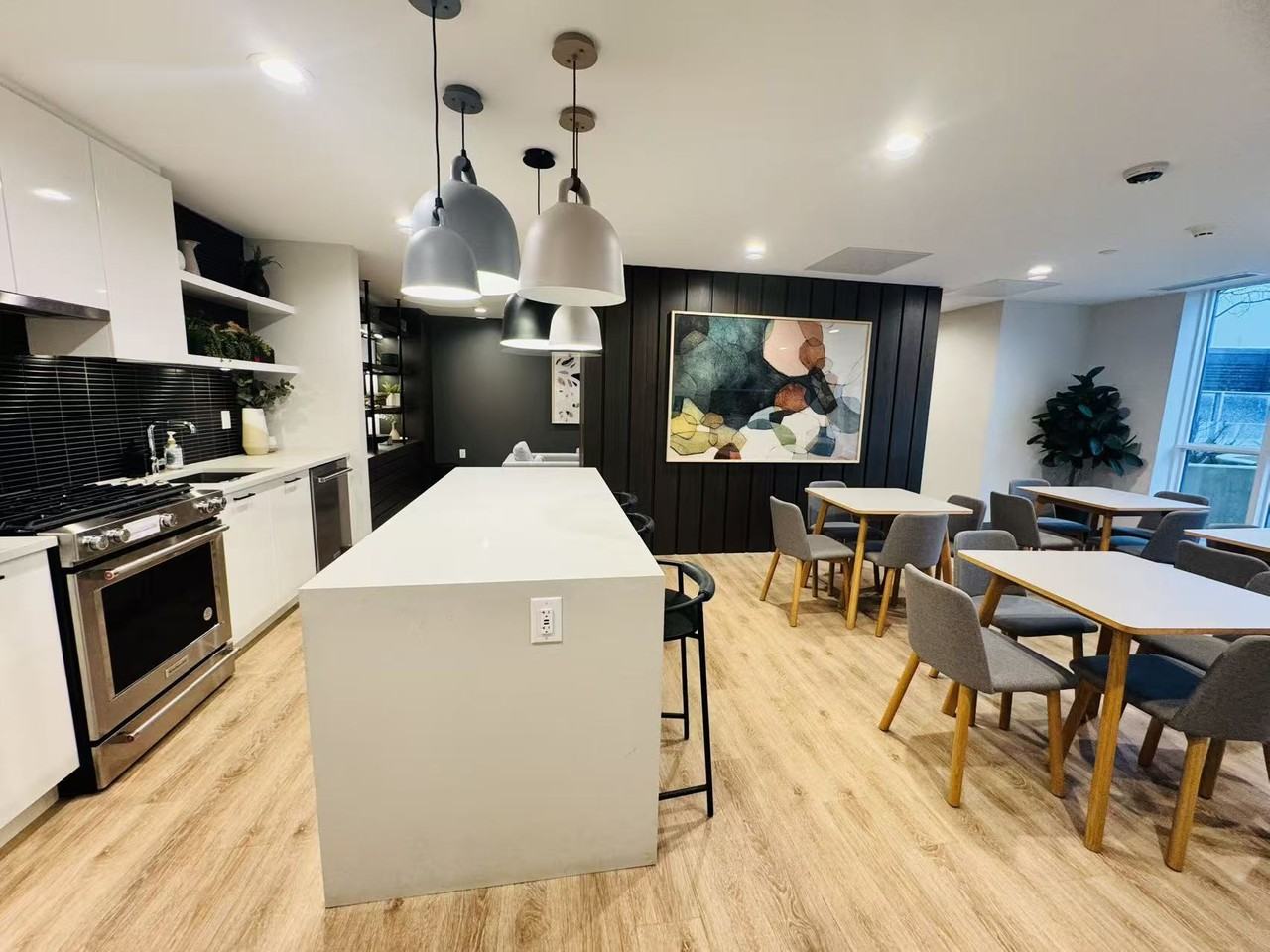 3430 East Kent Avenue South - Photo 6 of 20