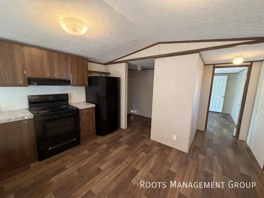 100 Becky Dr #100 - Photo 4 of 15