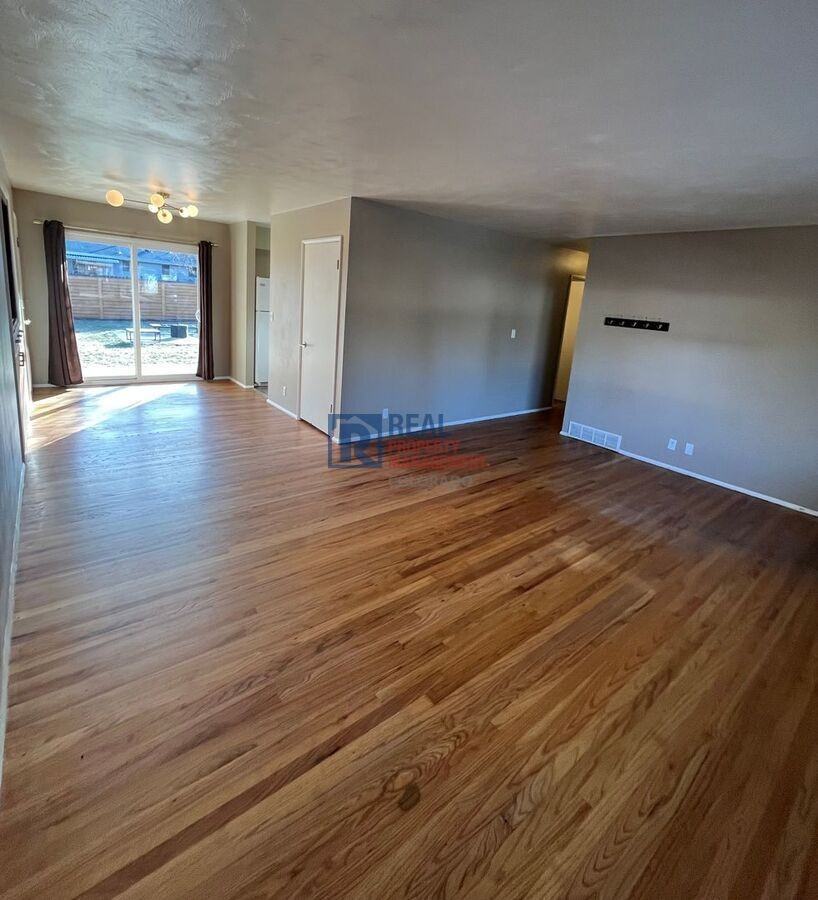 2013 W Lake St - Photo 3 of 20