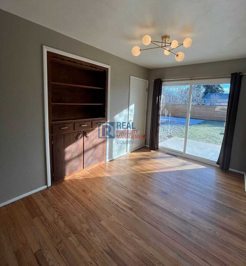 2013 W Lake St - Photo 4 of 20