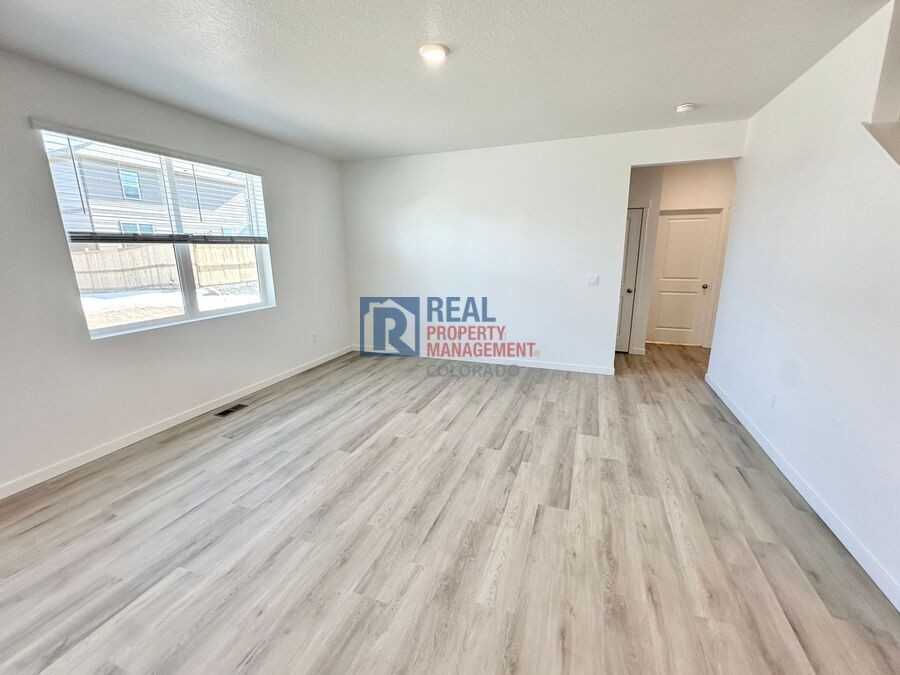 778 N Clubview St - Photo 6 of 23