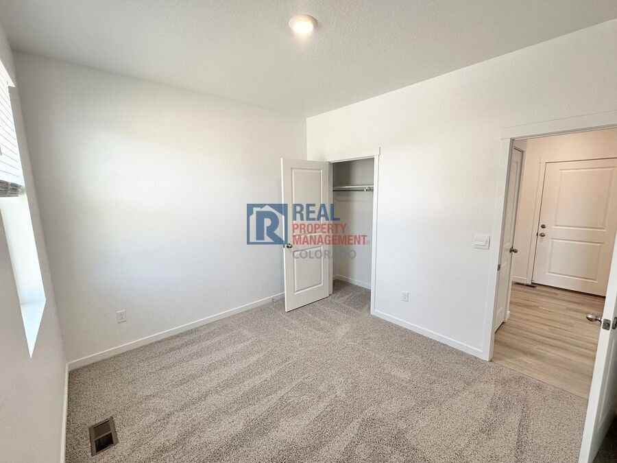 778 N Clubview St - Photo 7 of 23