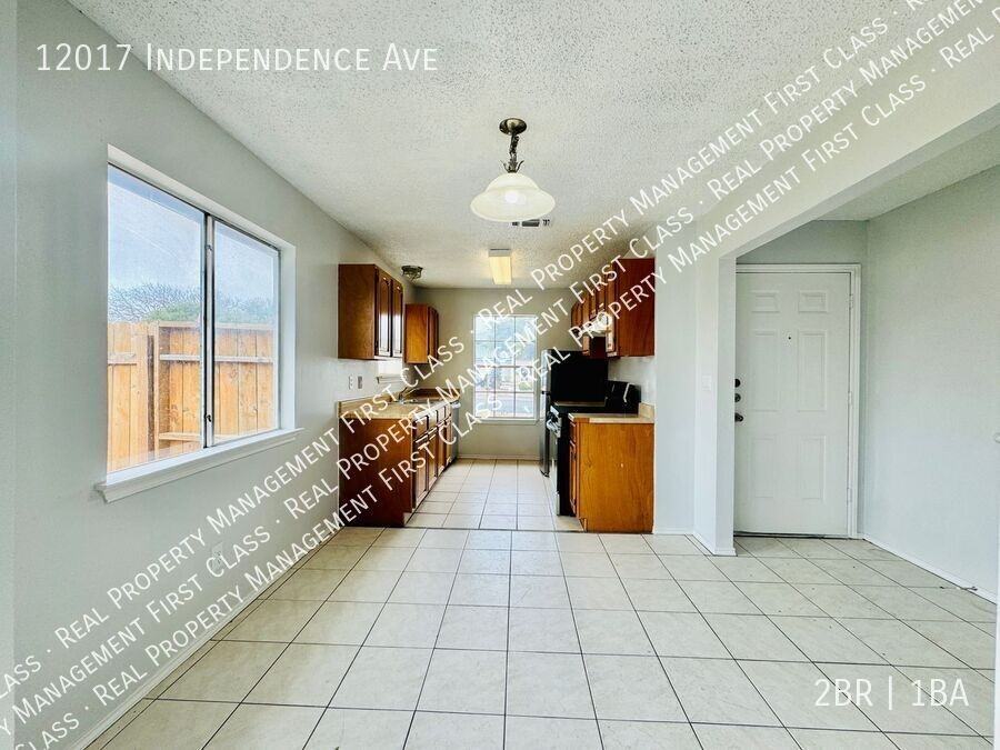 12017 Independence Ave - Photo 4 of 10