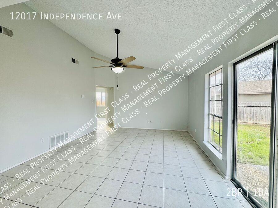 12017 Independence Ave - Photo 7 of 10