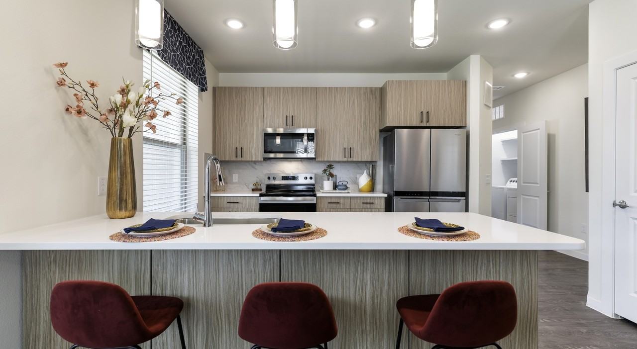 OLYMPIC & - Photo 3 of 35