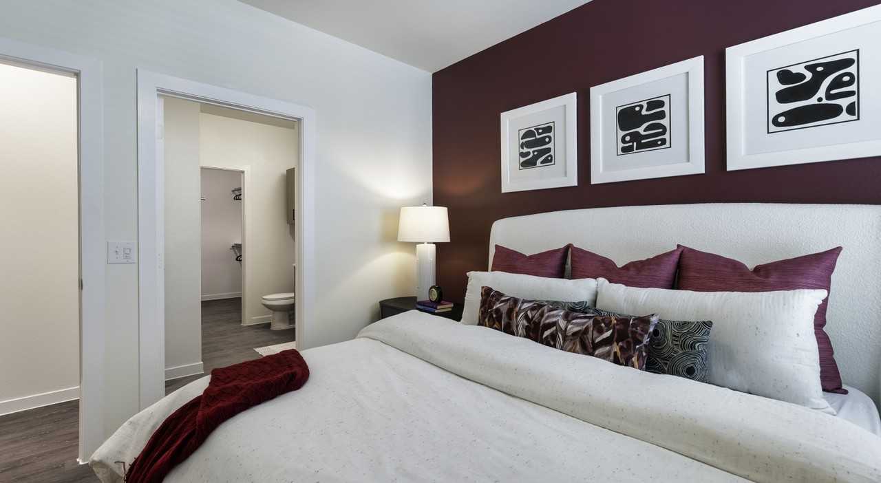 OLYMPIC & - Photo 4 of 35