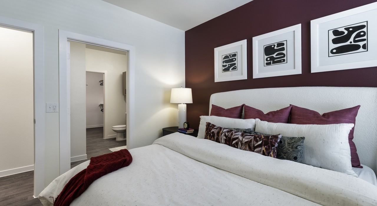 OLYMPIC & - Photo 4 of 35