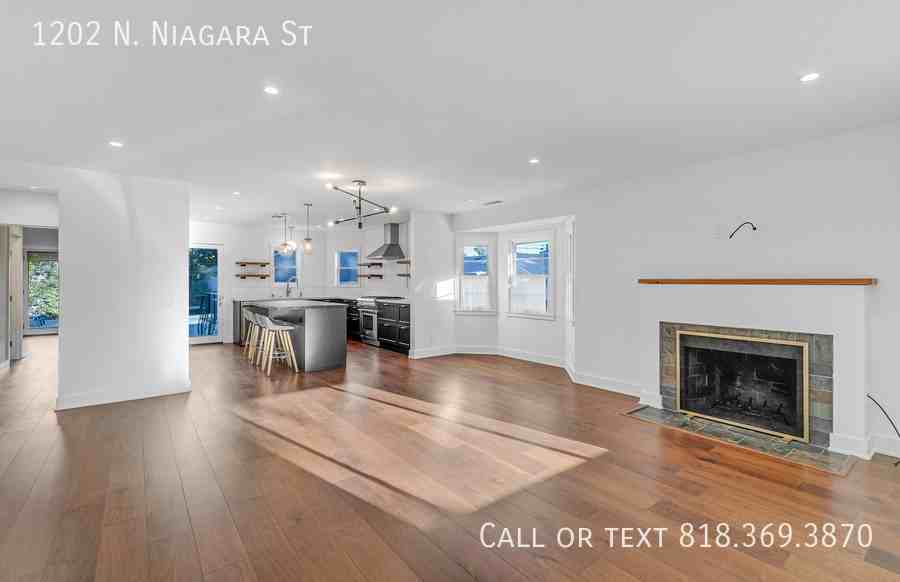 1202 N Niagara St - Photo 4 of 42