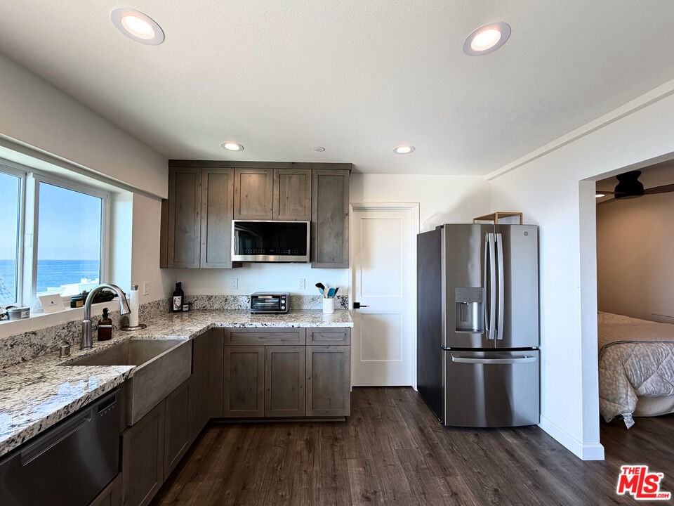 11862 Ebbtide Ln #11862LOWR - Photo 7 of 17