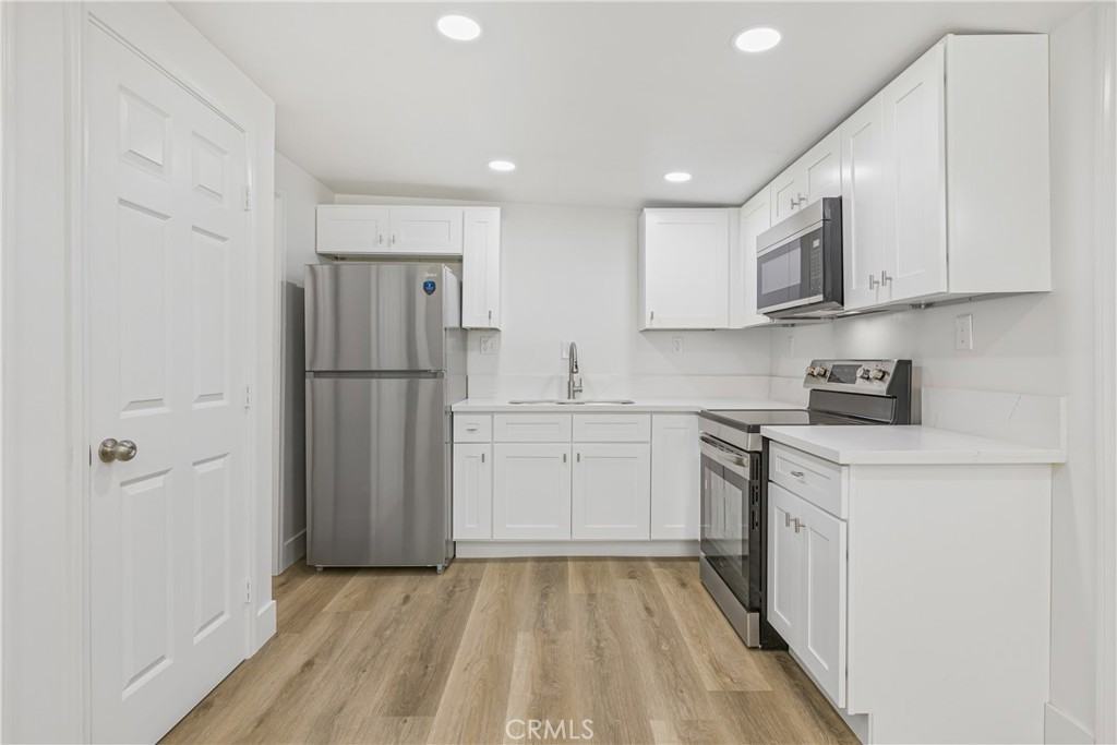 1827 S White Ave #1827 - Photo 4 of 9