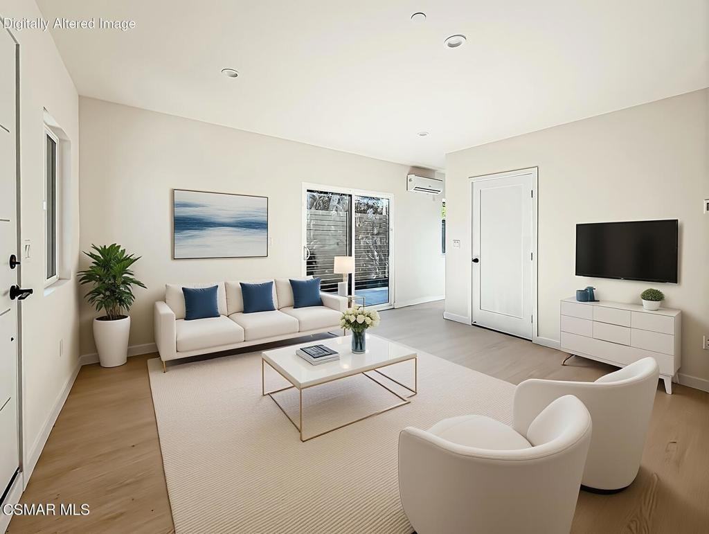 2619 Veteran Ave #2619 - Photo 2 of 27