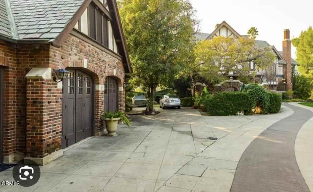 141 N Grand Ave #141CH - Photo 2 of 11