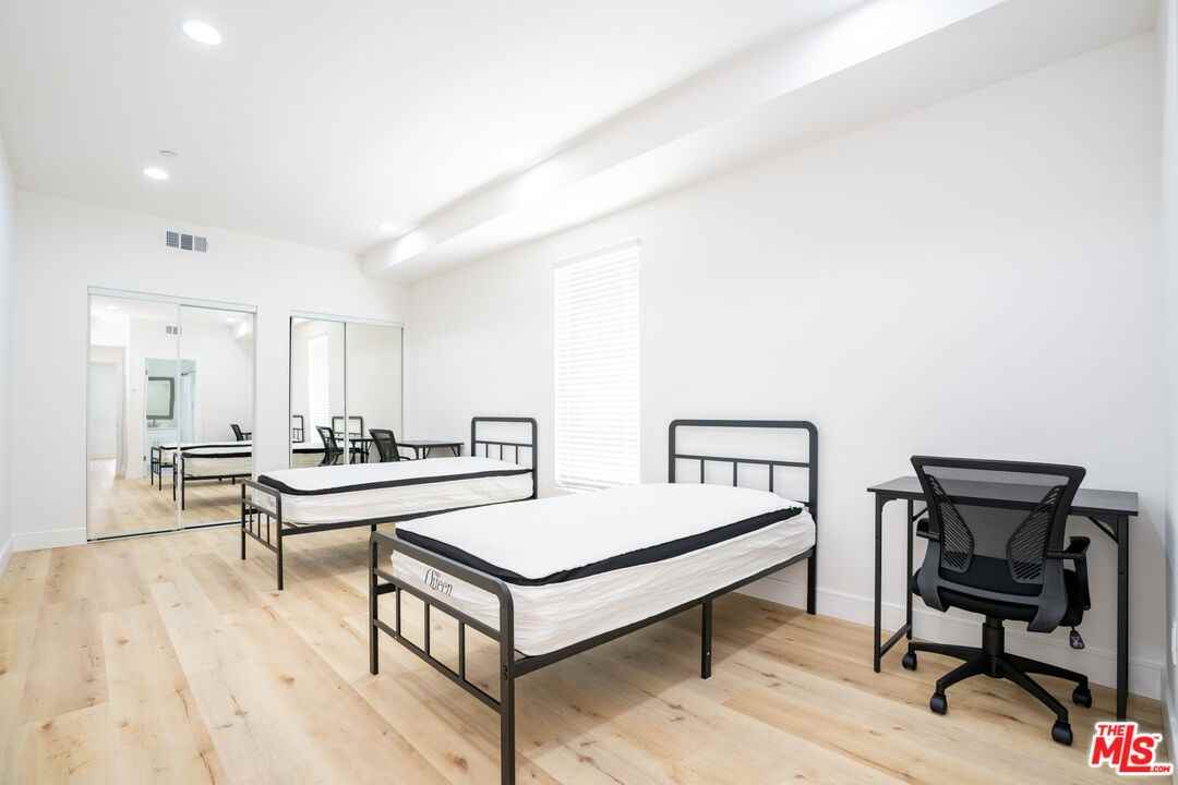 1288 W 35th Pl #1288 - Photo 2 of 7