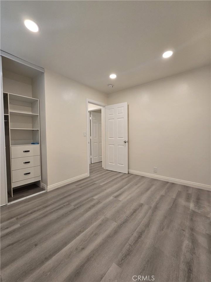 422 W Graves Ave #422 - Photo 6 of 31