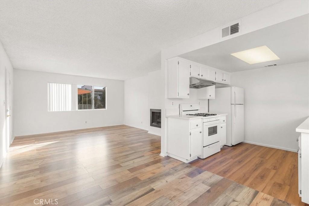 232 S Ramona Ave #232C - Photo 7 of 22