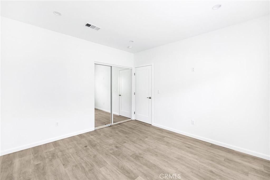 7046 White Oak Ave #7046A - Photo 3 of 23