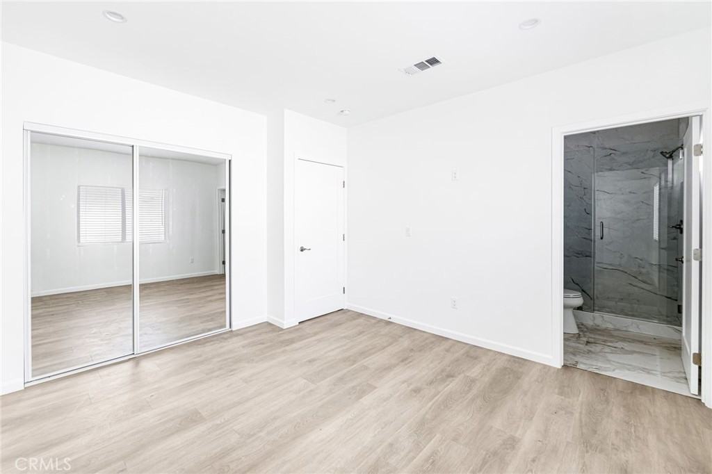 7046 White Oak Ave #7046A - Photo 4 of 23