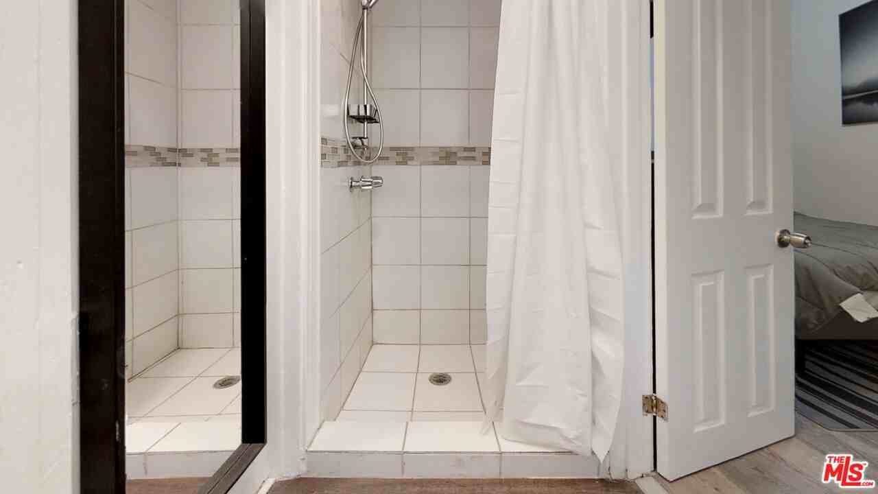 647 W 18th St #647-210 - Photo 6 of 12