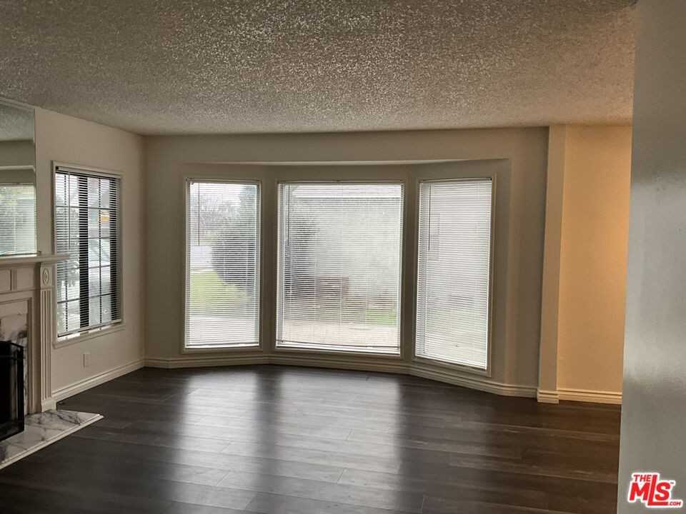 1123 E Cameron Ave #1123 - Photo 6 of 11