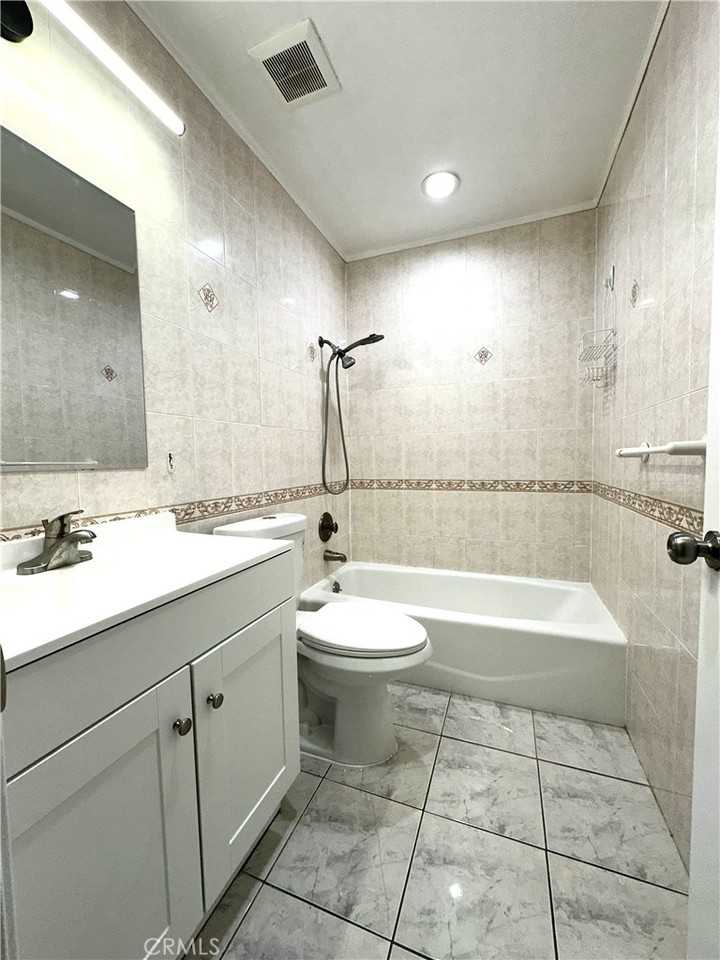 3019 S Townsend St #3019 - Photo 4 of 10