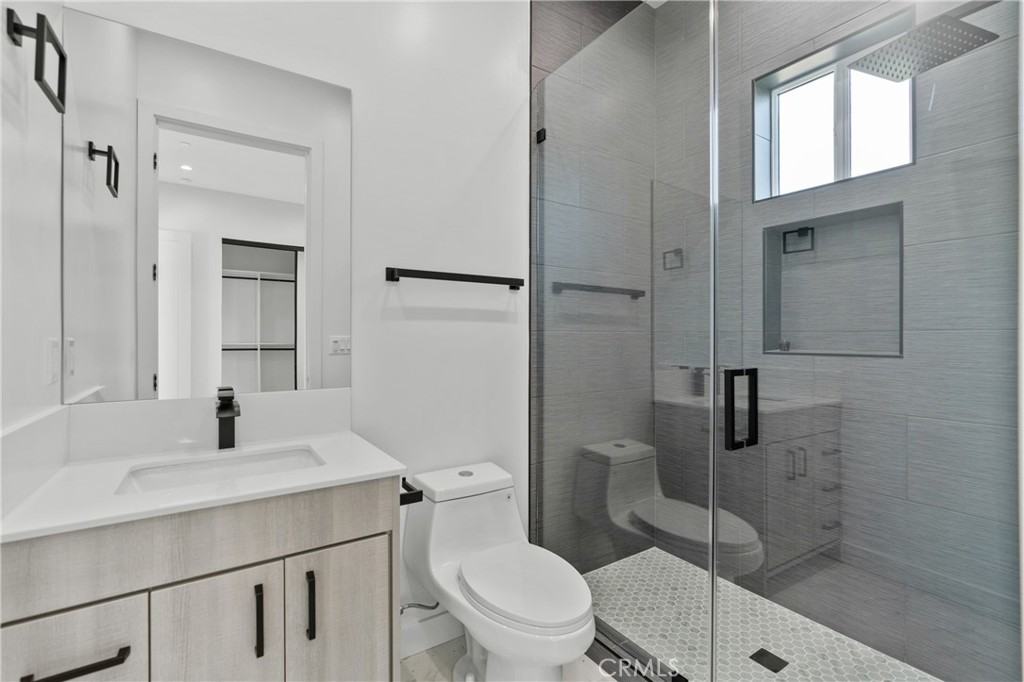 17315 Los Alimos St #17315