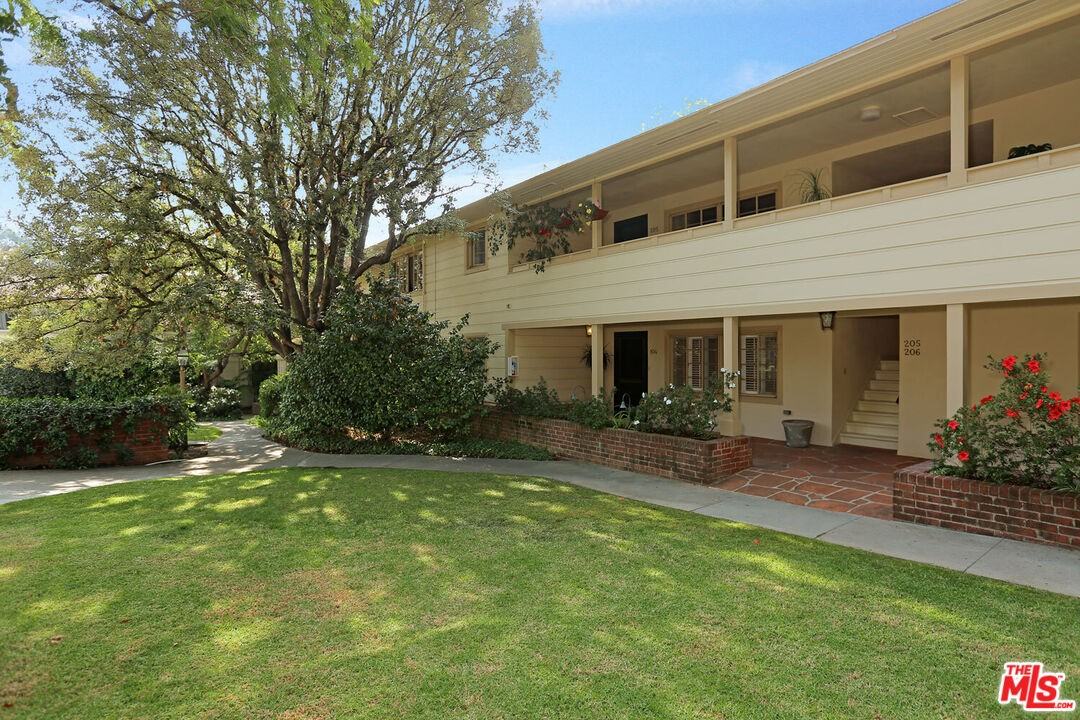 11901 W Sunset Blvd #11901-104 - Photo 7 of 21