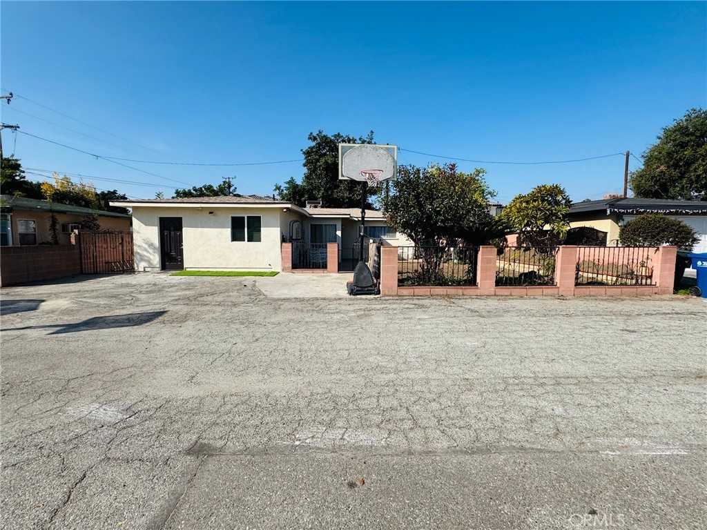 12036 Roseglen St #12036