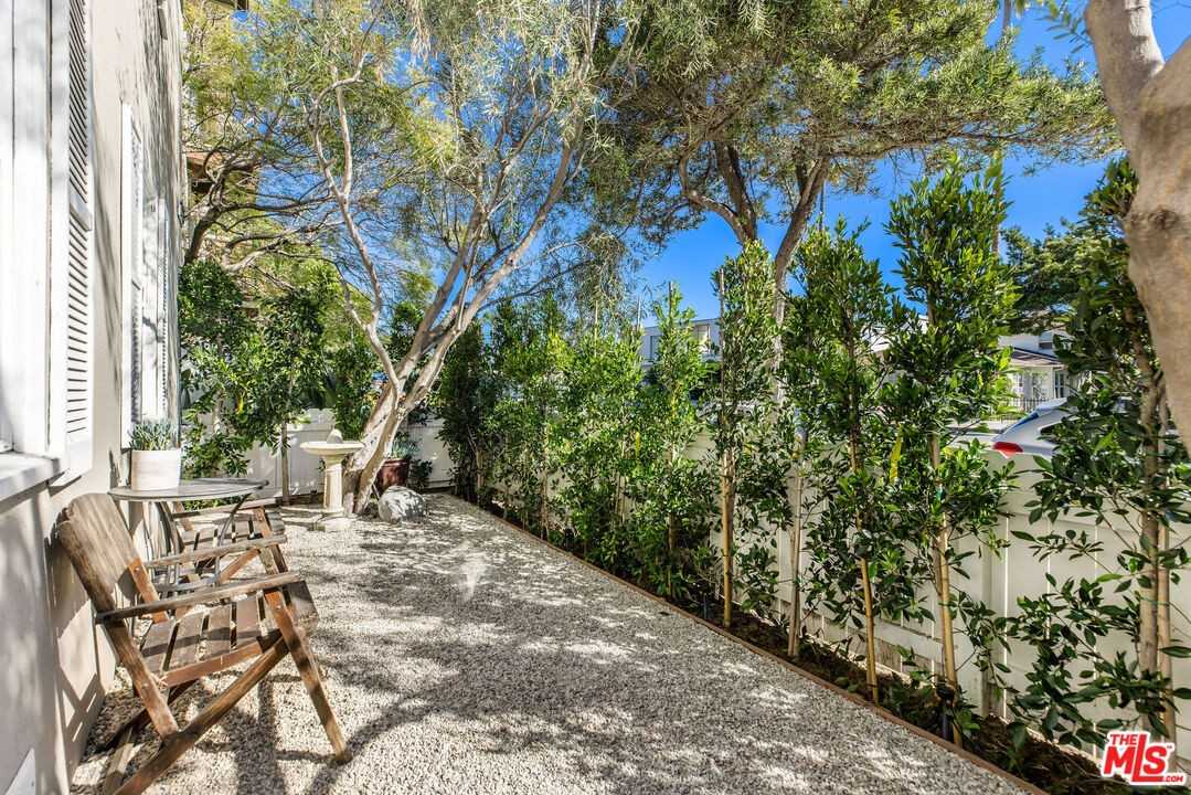 2115 Ocean Park Blvd #2115 - Photo 5 of 14