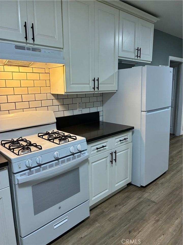 627 Xenia Ave #627 - Photo 4 of 10