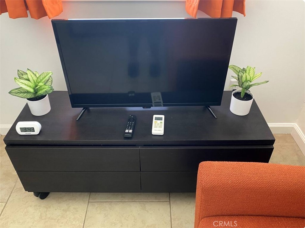 6228 Alamo Ave #6228A - Photo 5 of 12