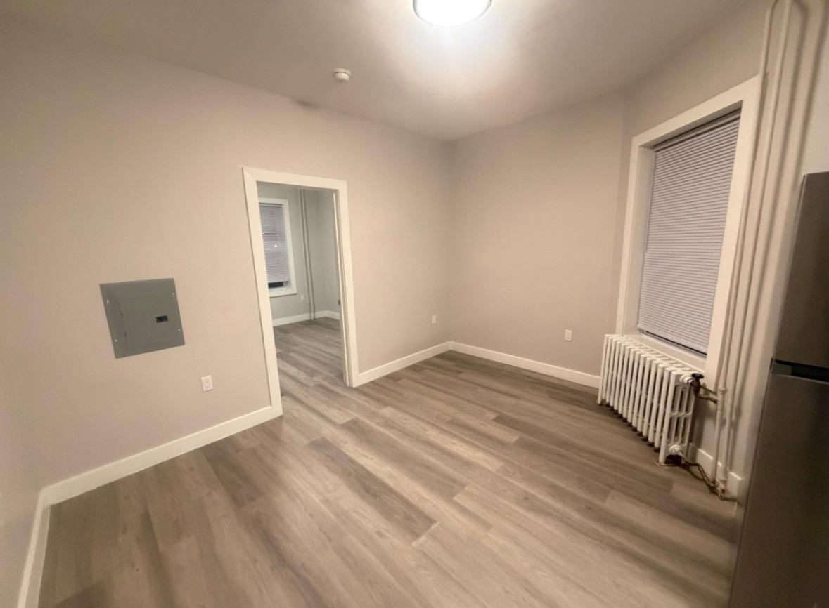 143 Lafayette St - Photo 5 of 9