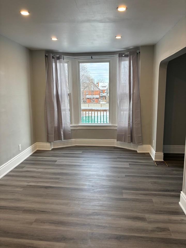 King St E & Stirton St - Photo 2 of 9