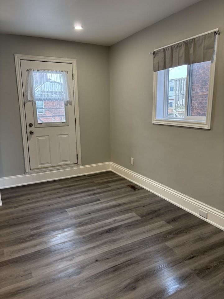 King St E & Stirton St - Photo 5 of 9