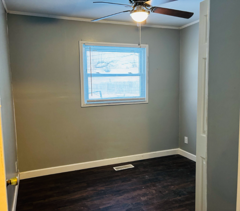 110 Hall Ct - Photo 6 of 9