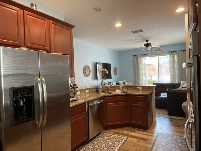 8759 Isla Bella Dr - Photo 3 of 7